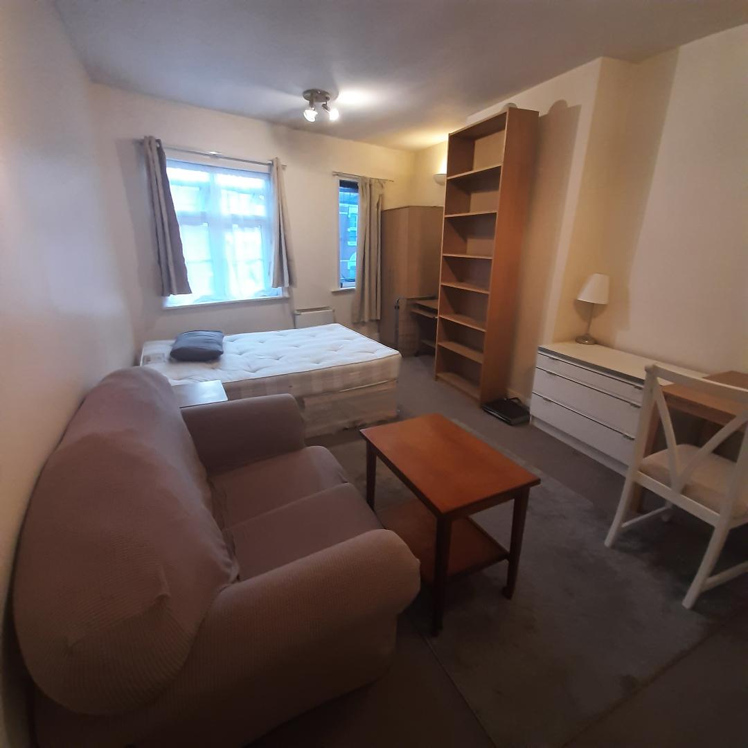 studio flat in london finchley central